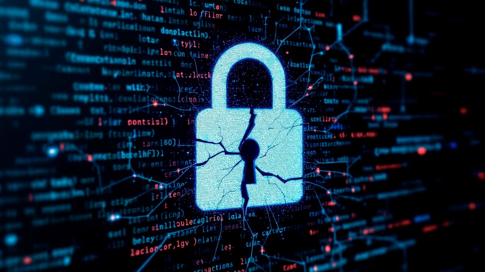 vulneración protección de datos y código binario de fondo