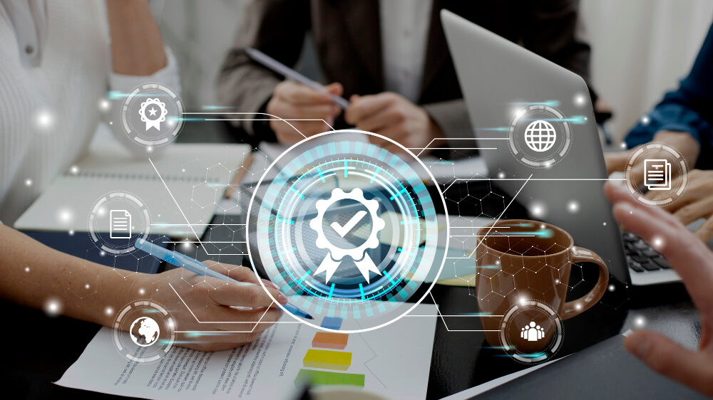red corporativa donde aplicaciones SaaS no autorizadas generan brechas de seguridad y fugas de datos